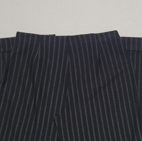 90s Vintage NY&C Black Gray Pinstripe Stretchy Pull-On Cuffed Wide Leg Trousers - Picture 7 of 8